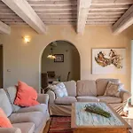 In Historic Hamlet In Val D'orcia