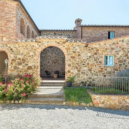In Historic Hamlet In Val D'orcia Trequanda